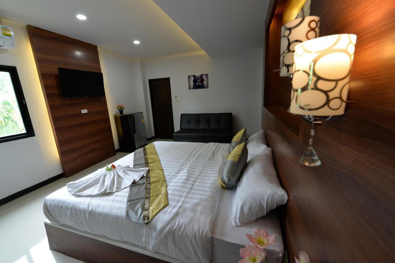 The Room Boutique Hotel 사콘 나콘 외부 사진