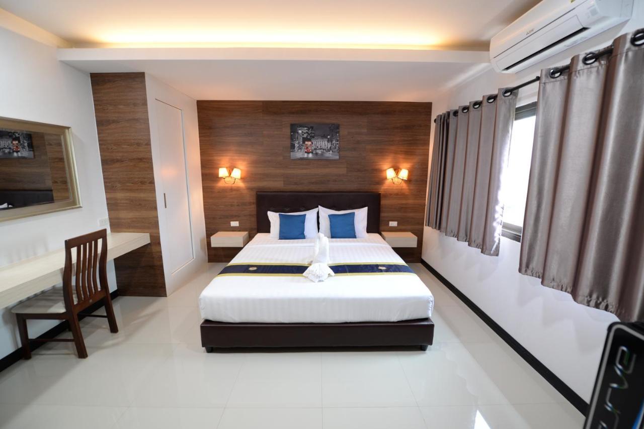 The Room Boutique Hotel 사콘 나콘 외부 사진