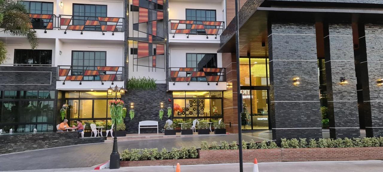 The Room Boutique Hotel 사콘 나콘 외부 사진