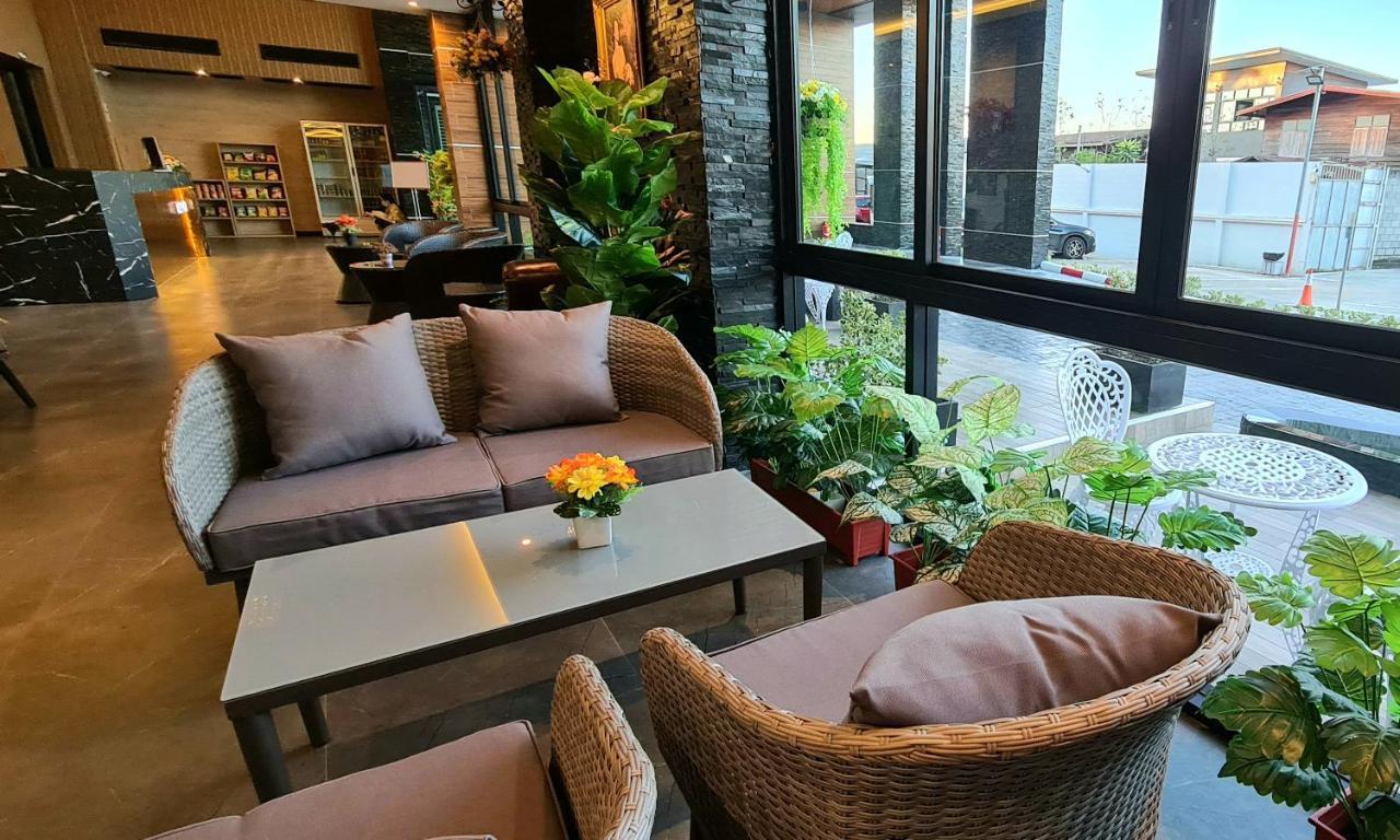 The Room Boutique Hotel 사콘 나콘 외부 사진