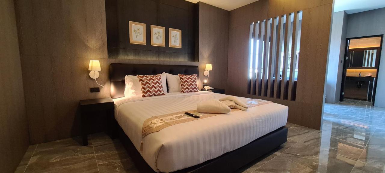 The Room Boutique Hotel 사콘 나콘 외부 사진