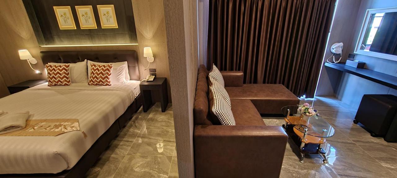 The Room Boutique Hotel 사콘 나콘 외부 사진
