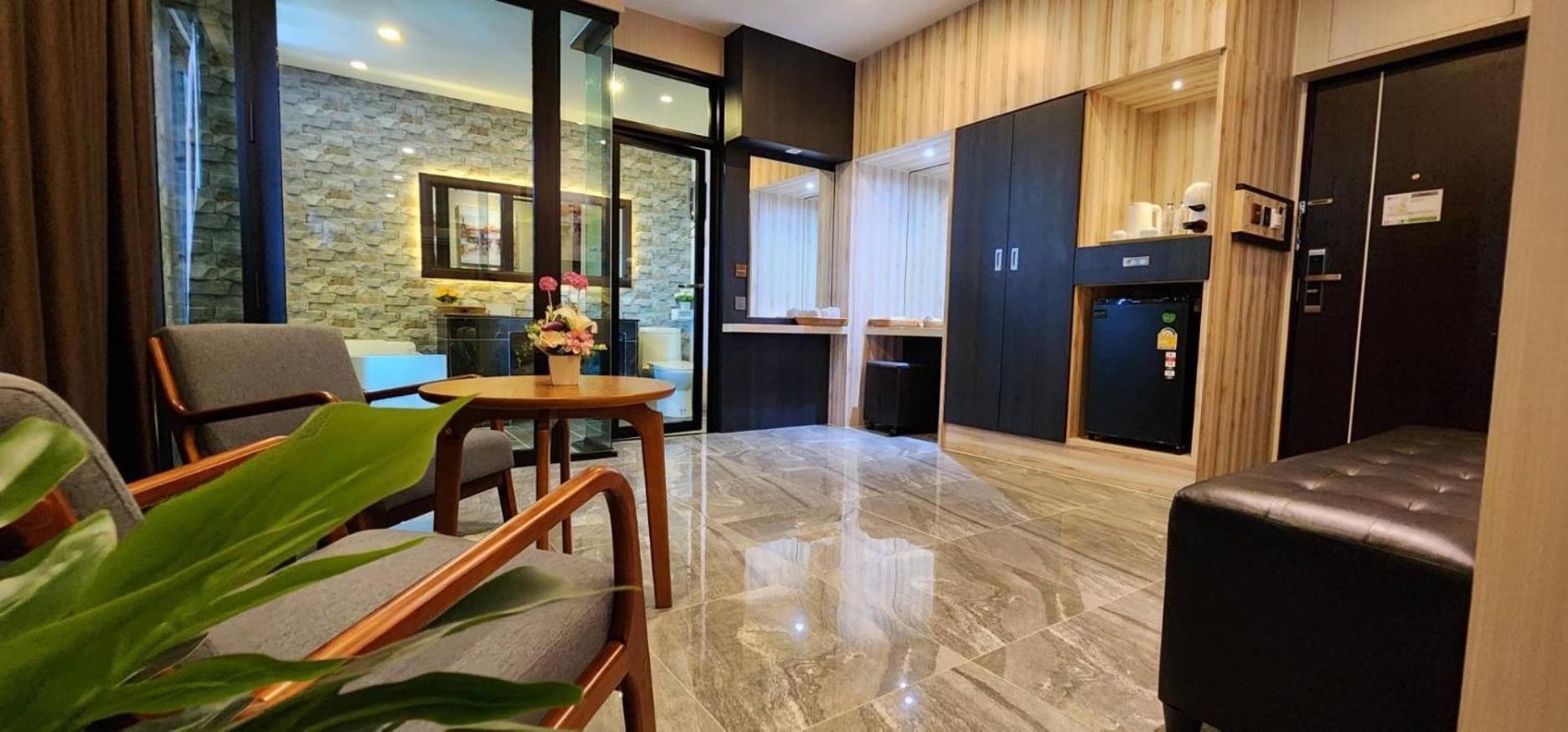 The Room Boutique Hotel 사콘 나콘 외부 사진